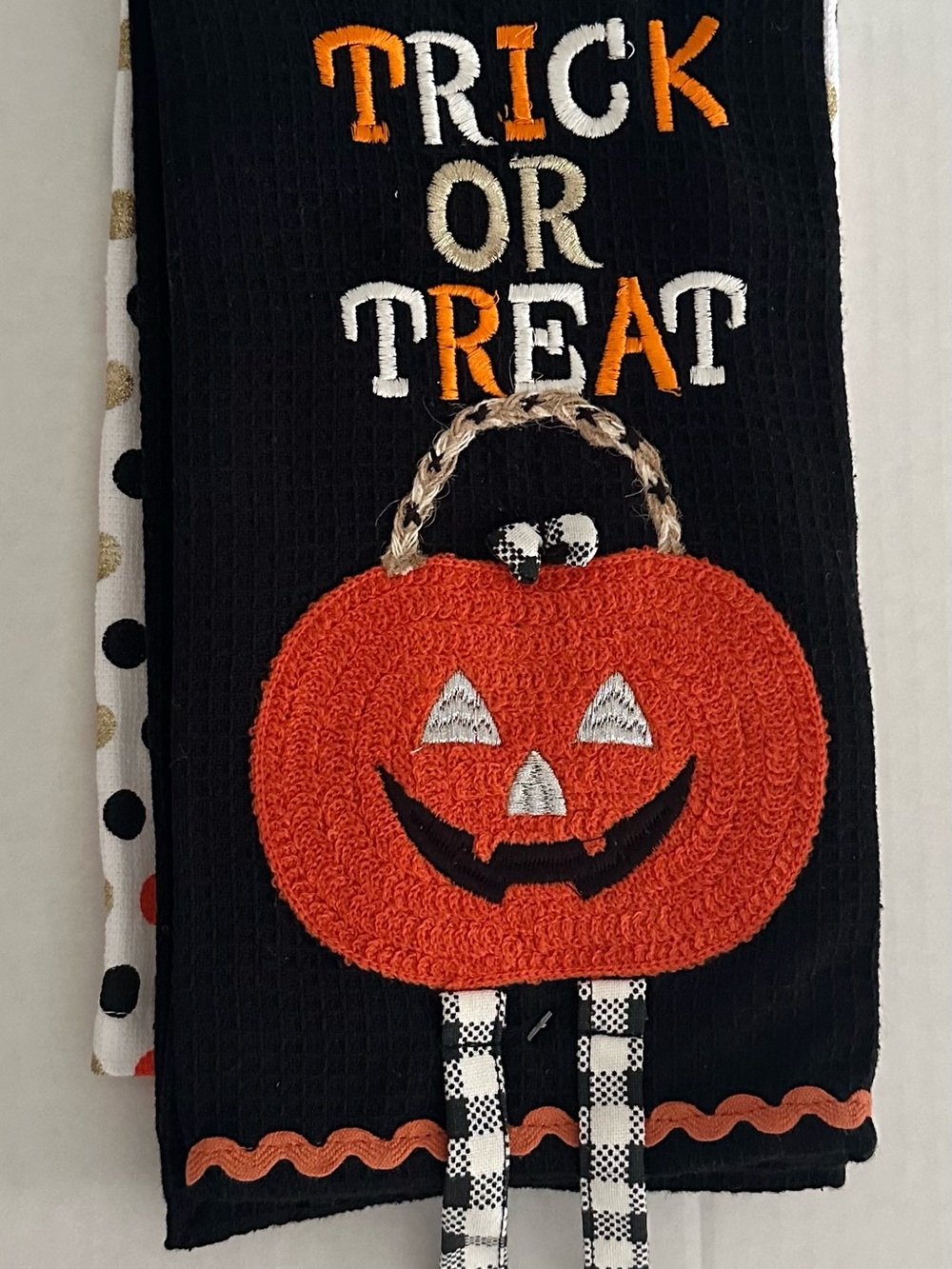 Halloween Pumpkin Kitchen Towel - Black and Orange Trick or Treat Design, 2, New